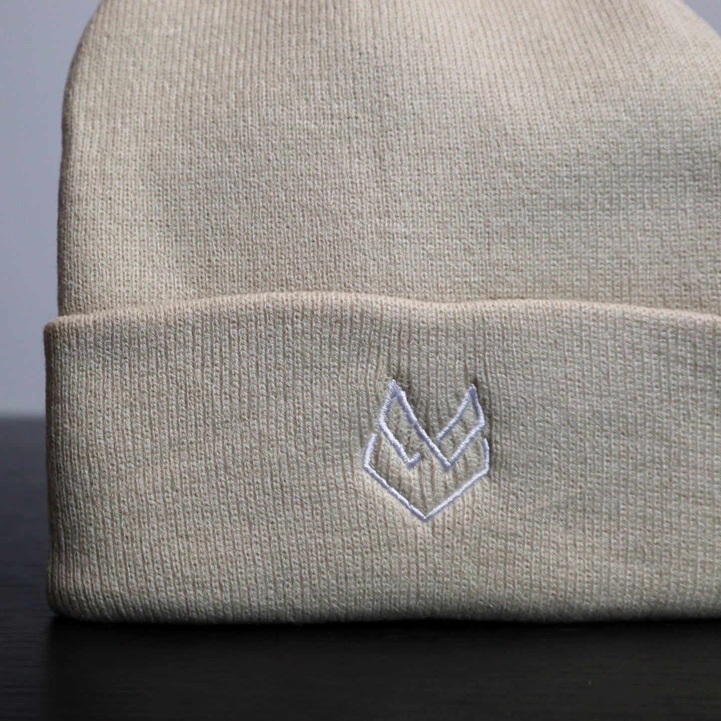 ESSENTIAL BEANIE- Shell