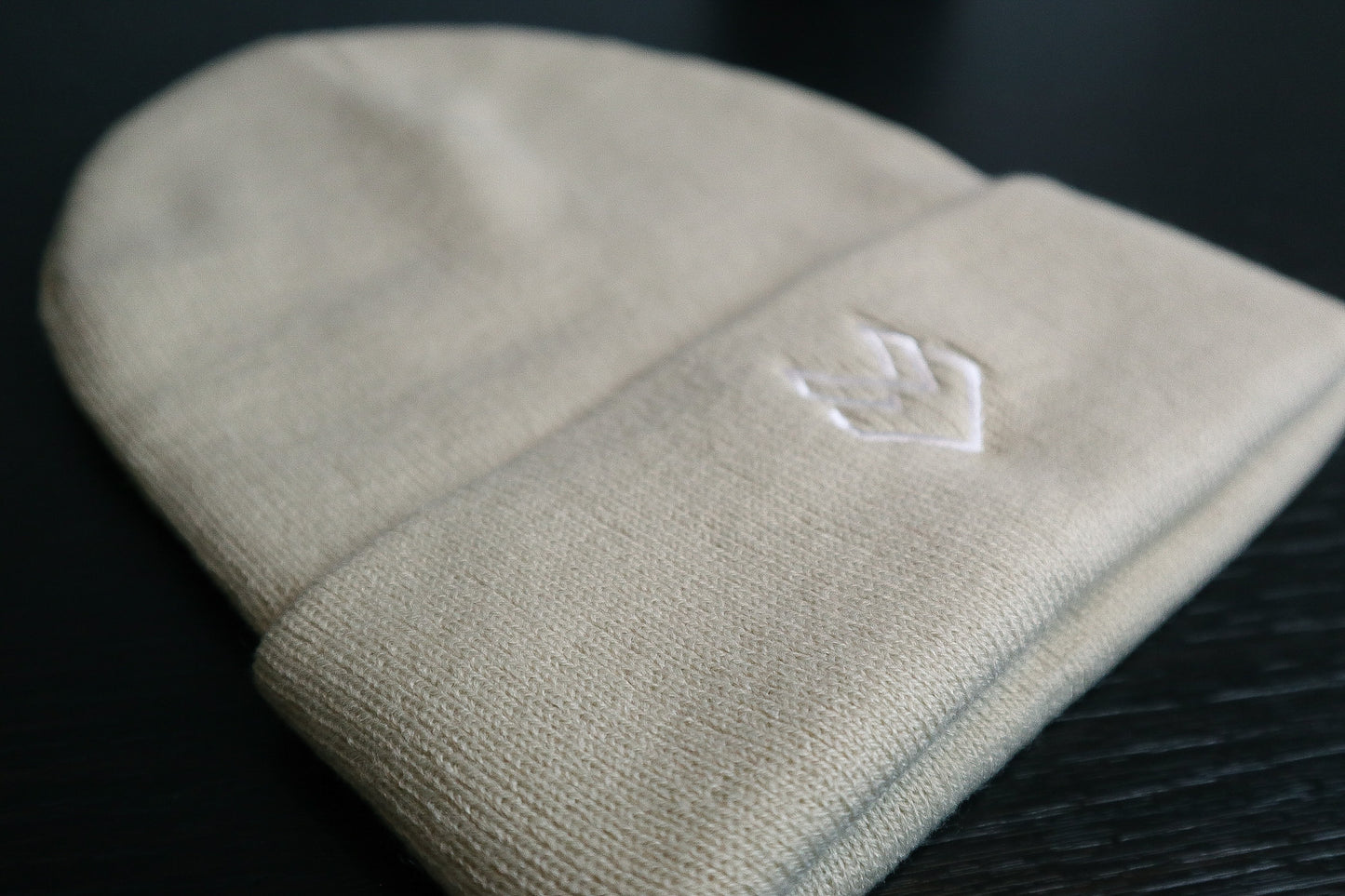 ESSENTIAL BEANIE- Shell