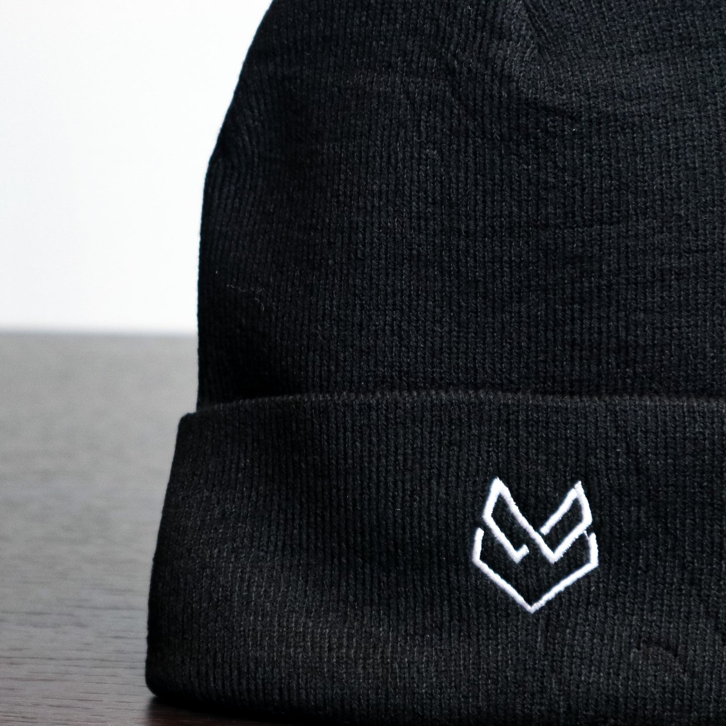 ESSENTIAL BEANIE- Onyx