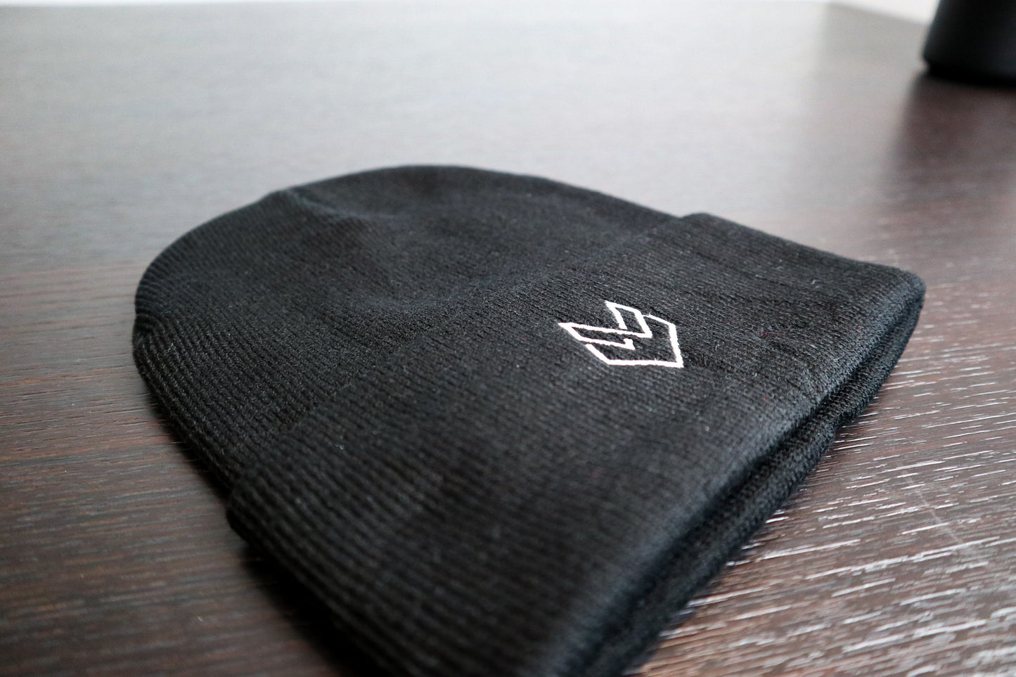 ESSENTIAL BEANIE- Onyx